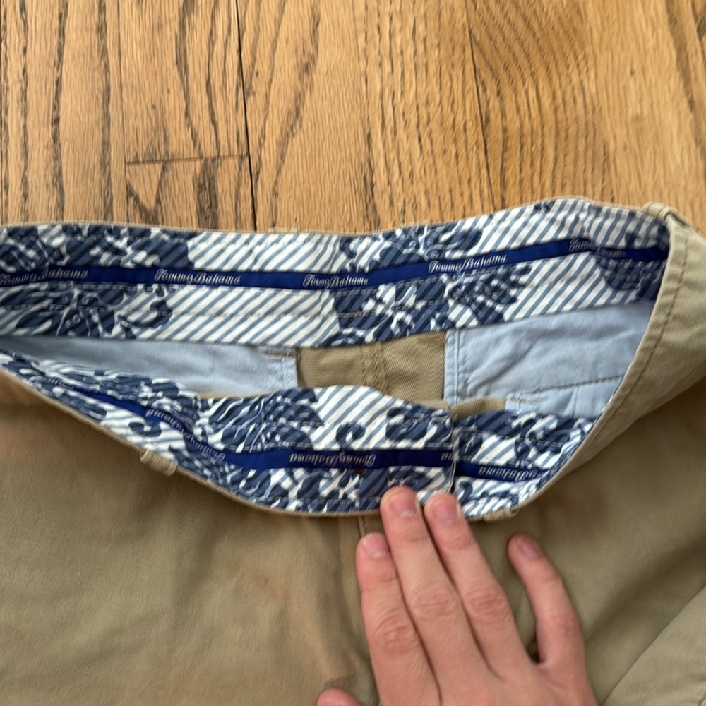 Tommy Bahama Khaki Tropical Causal Shorts - Picture 3 of 5